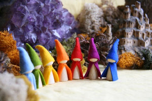 7 kleine Regenbogen Zwerge Set Jahreszeitentisch Holz Kegel, Kegel Figuren