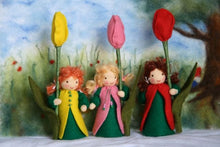 Laden Sie das Bild in den Galerie-Viewer, Tulpe Tulpenkind Jahreszeitentisch Waldorf Blumenkind