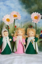 Laden Sie das Bild in den Galerie-Viewer, Gänseblümchen "Auf Bestellung" Jahreszeitentisch Blumenkind Waldorf