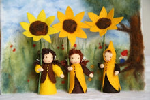 Laden Sie das Bild in den Galerie-Viewer, Sonnenblume "Auf Bestellung" Jahreszeitentisch Blumenkinder Waldorf