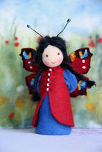 Laden Sie das Bild in den Galerie-Viewer, Tagpfauenauge Schmetterling Jahreszeitentisch Blumenkind Waldorf