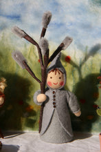 Laden Sie das Bild in den Galerie-Viewer, Weide Weidenkind "Auf Bestellung" Jahreszeitentisch Blumenkind Waldorf