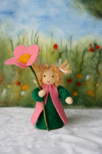 Laden Sie das Bild in den Galerie-Viewer, Heckenrose "Auf Besellung"Jahreszeitentisch Rose Wildrose Blumenkind Waldorf