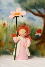 Laden Sie das Bild in den Galerie-Viewer, Heckenrose "Auf Besellung"Jahreszeitentisch Rose Wildrose Blumenkind Waldorf