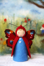 Laden Sie das Bild in den Galerie-Viewer, Schmetterling Tagpfauenauge Bläuling, Aurorafalter, Monarch,  Jahreszeitentisch Blumenkind