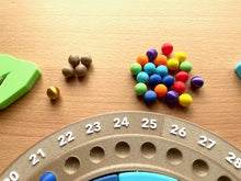 Laden Sie das Bild in den Galerie-Viewer, Immer währender Kalender Jahreskreis / Jahreskalender Wochenkalender Monate / Waldorf / Jahreszeitentisch / Montessori Jahreskalender