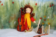 Laden Sie das Bild in den Galerie-Viewer, Instrumenten Set Jahreszeitentisch / Geige Flöte Puppenstube