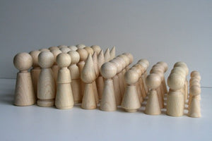 5 zylindrische Holzfiguren / Kegelfigur 5 cm Holz Basteln