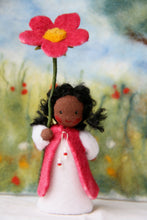 Laden Sie das Bild in den Galerie-Viewer, Heckenrose &quot;Auf Besellung&quot;Jahreszeitentisch Rose Wildrose Blumenkind Waldorf