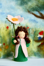 Laden Sie das Bild in den Galerie-Viewer, Heckenrose &quot;Auf Besellung&quot;Jahreszeitentisch Rose Wildrose Blumenkind Waldorf